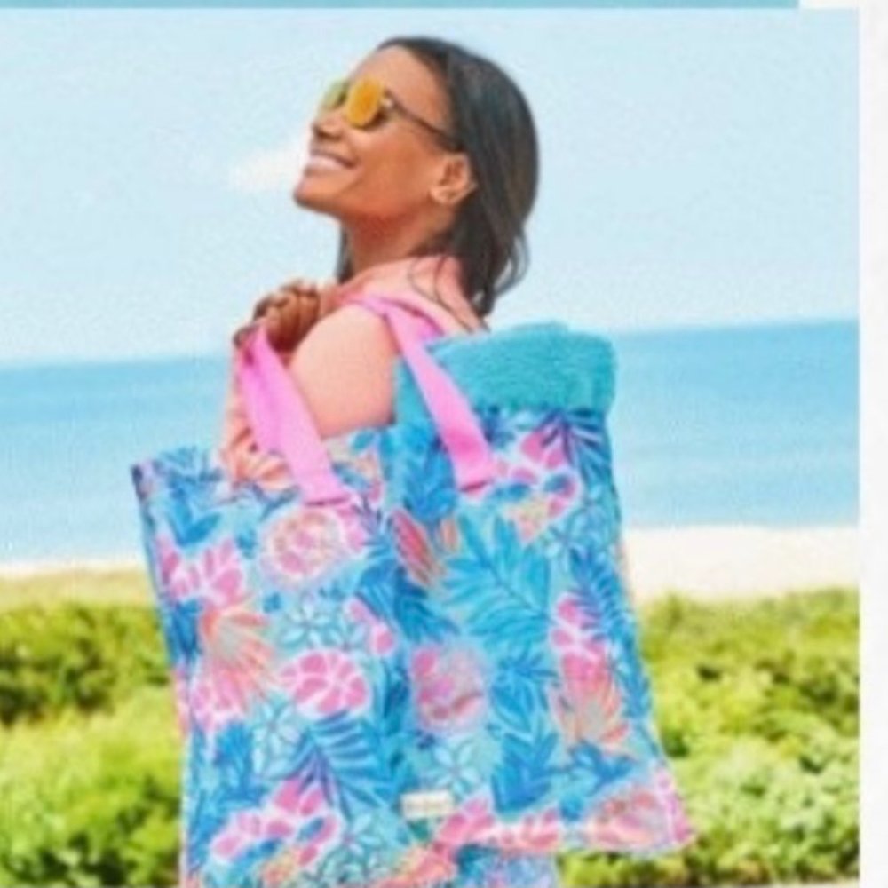 Lilly Pulitzer  Mesh Beach Bag / Tote
